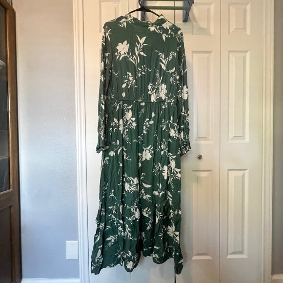 Women's Plus Ava & Viv Green Floral Tie-Neck Maxi Dress Size X - Picture 2 of 11